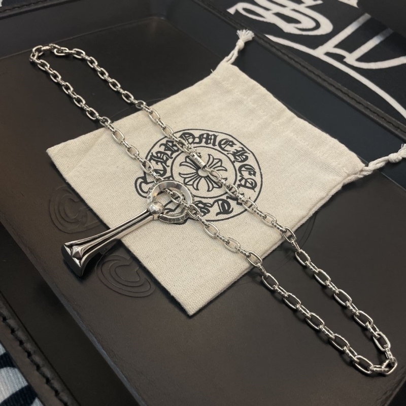 Ch*0me He**ts necklaces